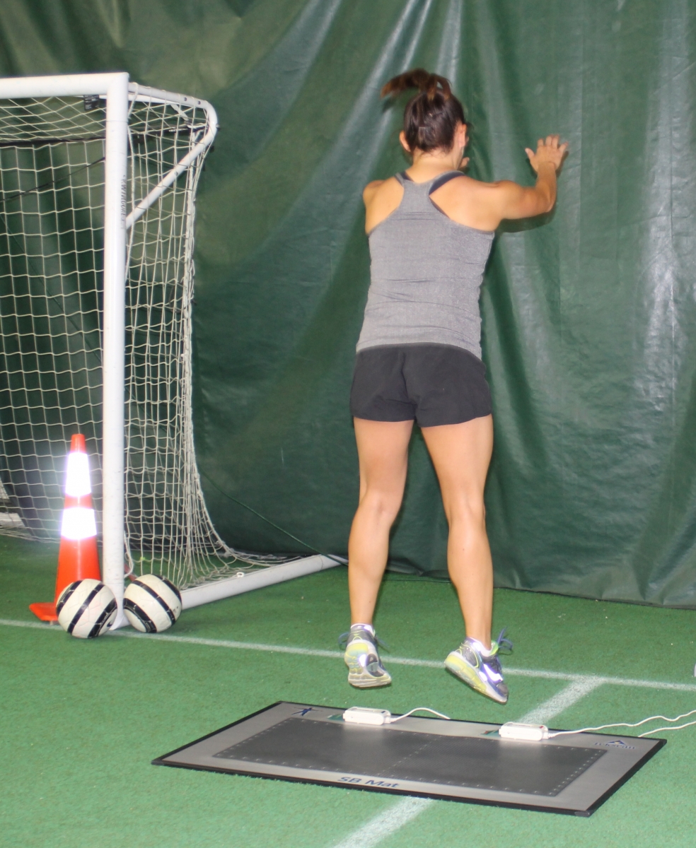 The large surface area of the SB Mat is ideal for dynamic asymmetry testing, like jumping.